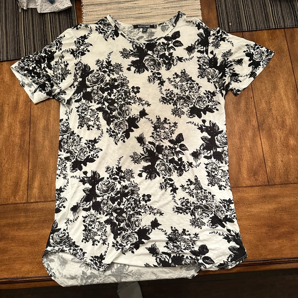 Two pack of men’s t shirts